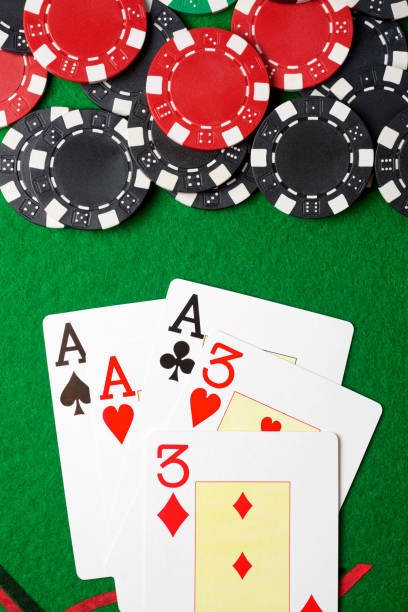 Live baccarat dealer at kapal togel dealing cards